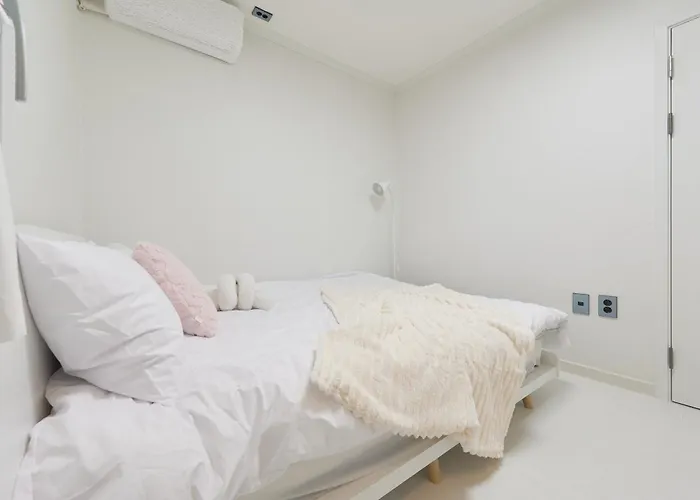 Hongdae Ourhome Bed and breakfast *